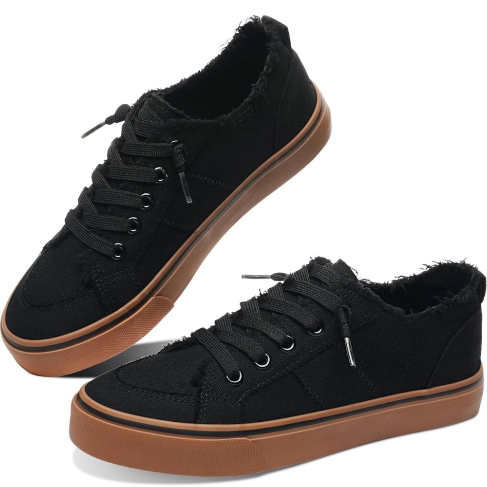 Emma New York Black Fashion Sneaker, Size 7